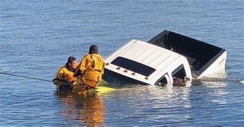 Crews working to pull pickup truck from Hudson River